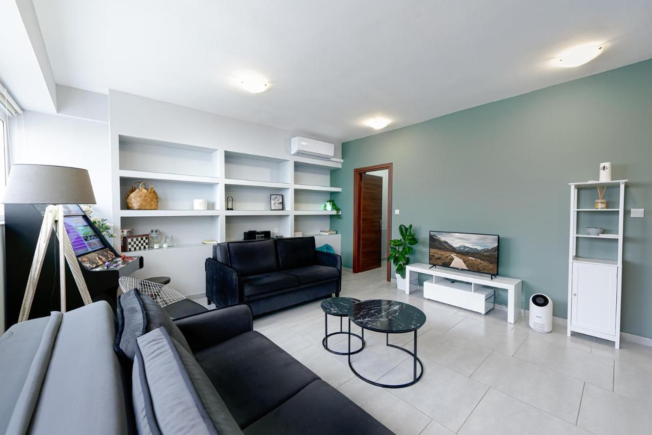Patras' Hitech Apartment Eksteriør bilde
