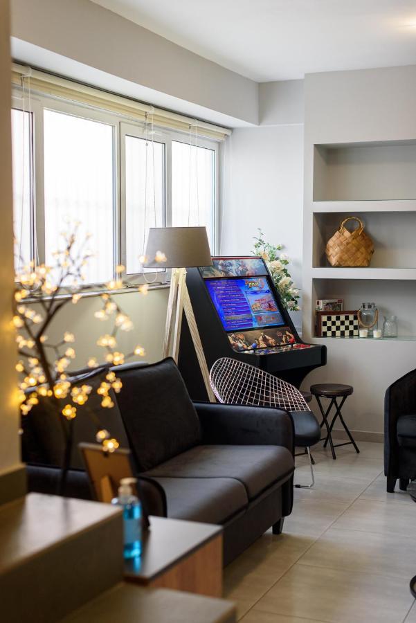 Patras' Hitech Apartment Eksteriør bilde