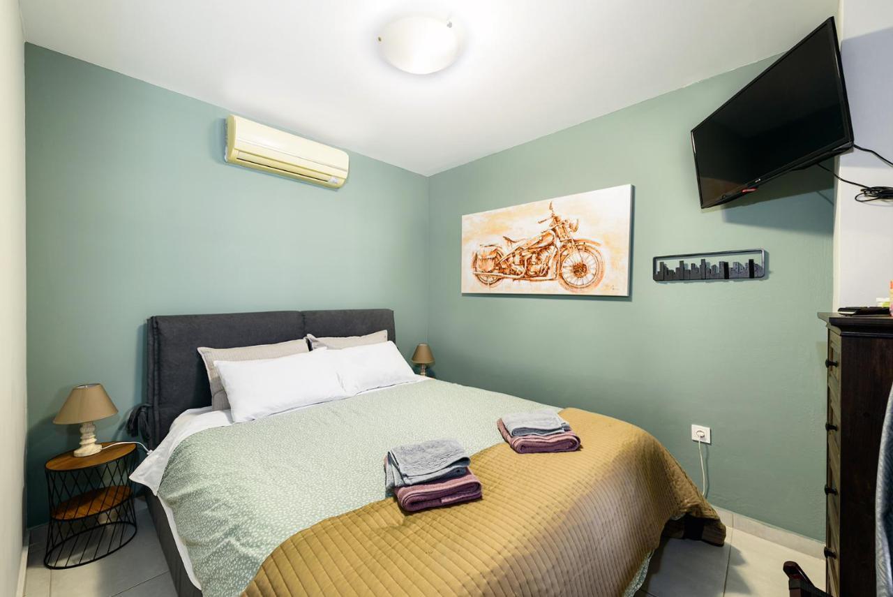 Patras' Hitech Apartment Eksteriør bilde